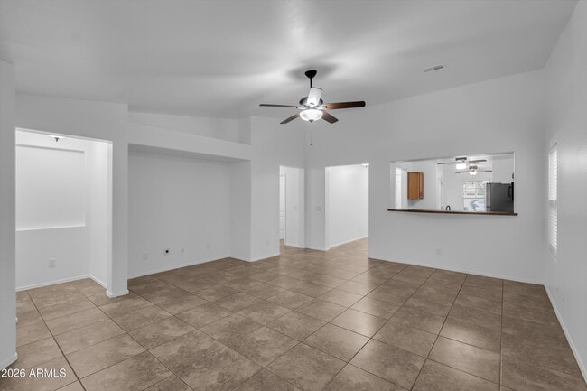 Building Photo - 1383 E Mayfield Dr