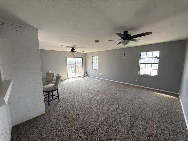 Building Photo - 1805 S Bryan Ave