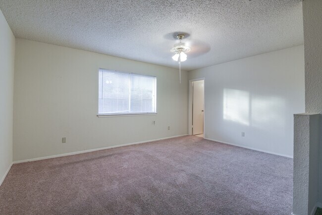 Building Photo - 23027 Banquo Dr