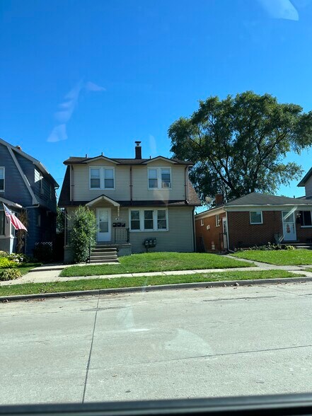 Building Photo - 1459 Fort Park Blvd