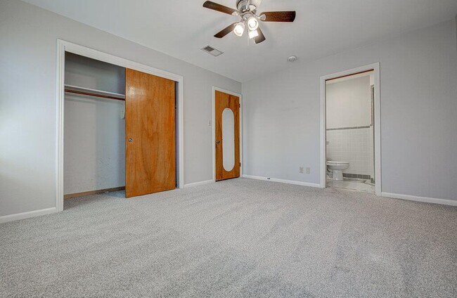 Building Photo - 7803 Lazy Ln