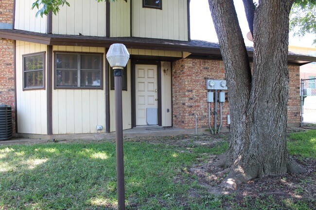 Building Photo - 153 Ben Hogan Dr