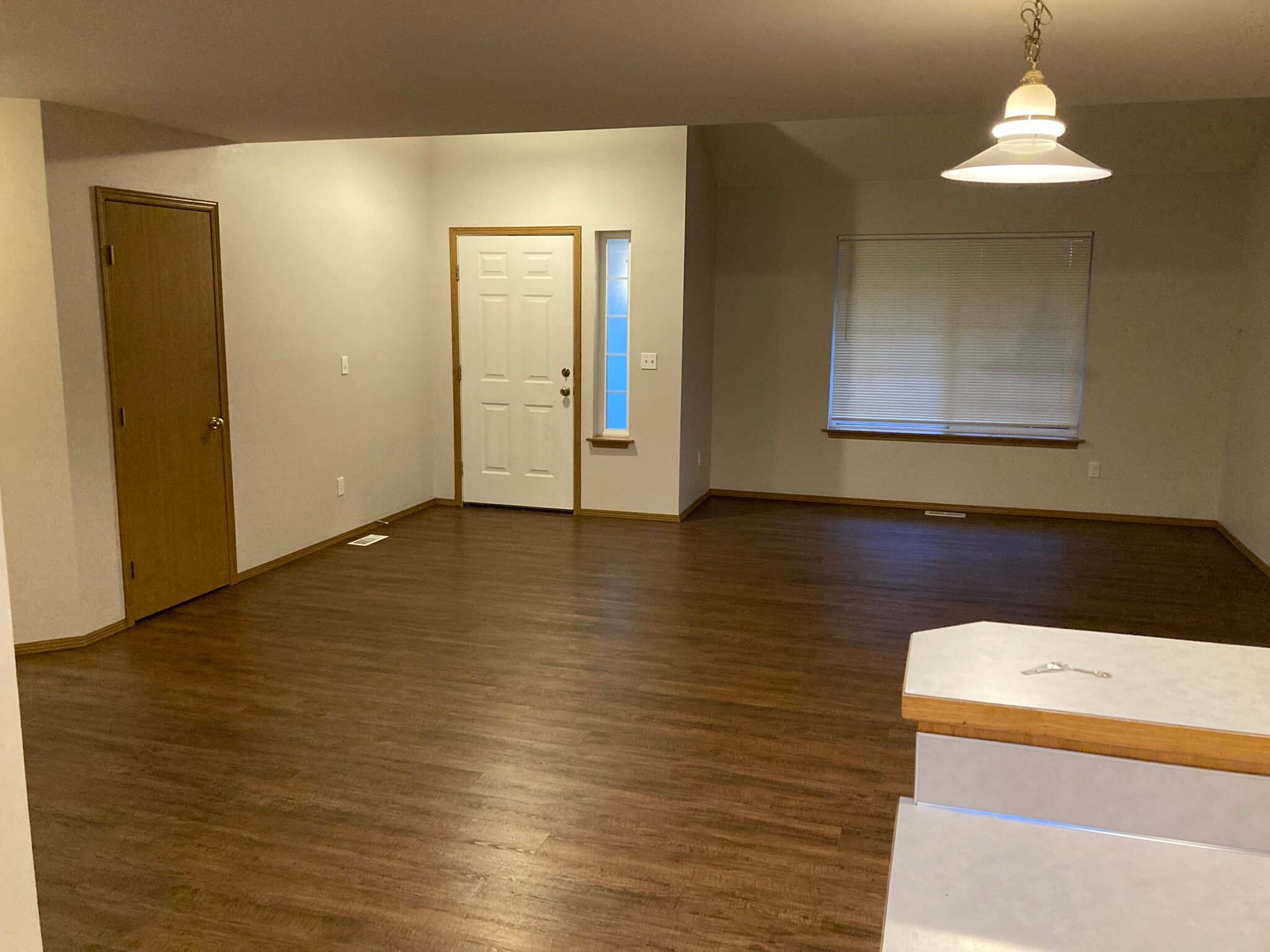 Entry - 717 Shannon St