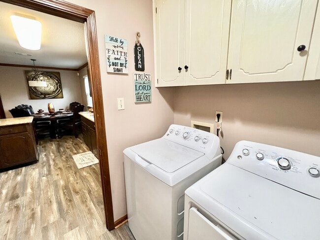 Primary Photo - 6500 Lakewood Dr