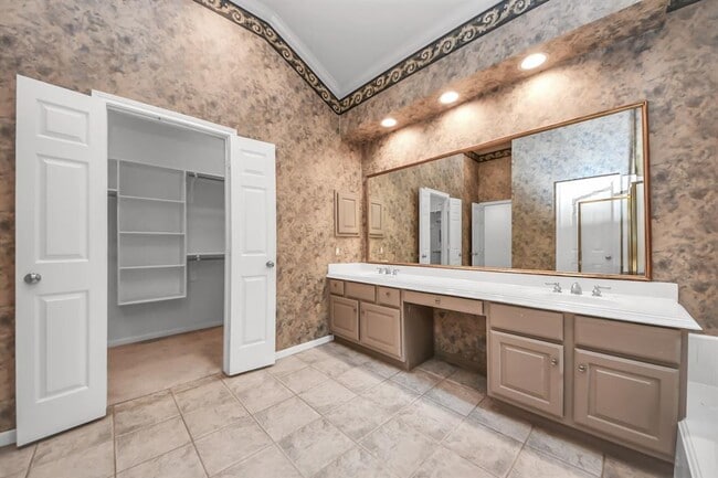 Building Photo - 39 Wild Meadow Ct