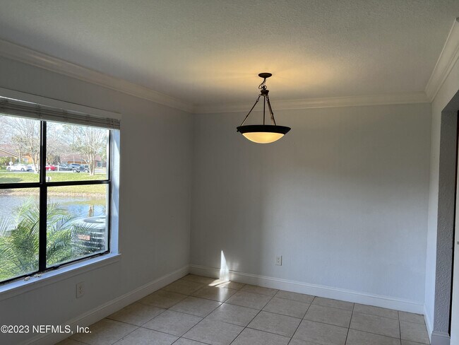 Building Photo - 858 Shoreline Cir