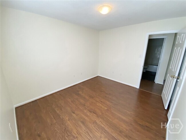 Building Photo - 205 Salt Landing Cir