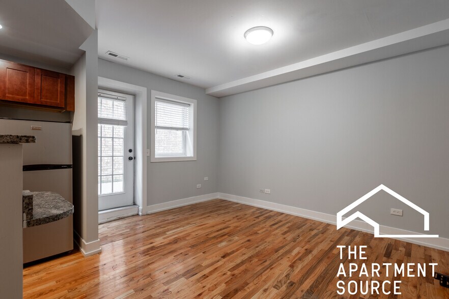 Building Photo - 556 W Arlington Pl