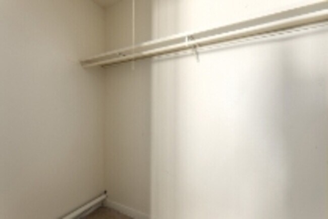 Building Photo - 439 W 87 Pl