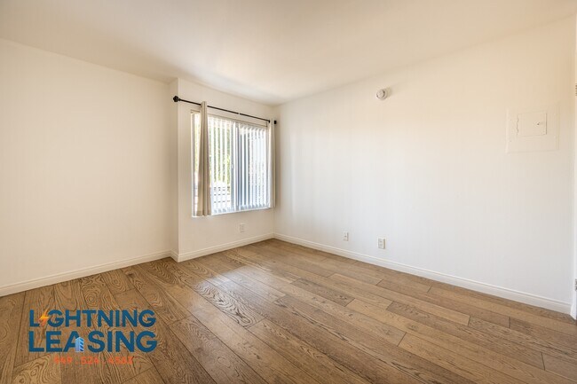 Building Photo - 14201 Victory Blvd