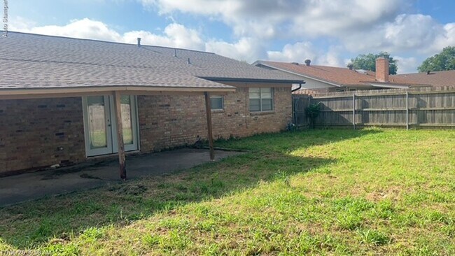 Building Photo - 5809 Lance Ct