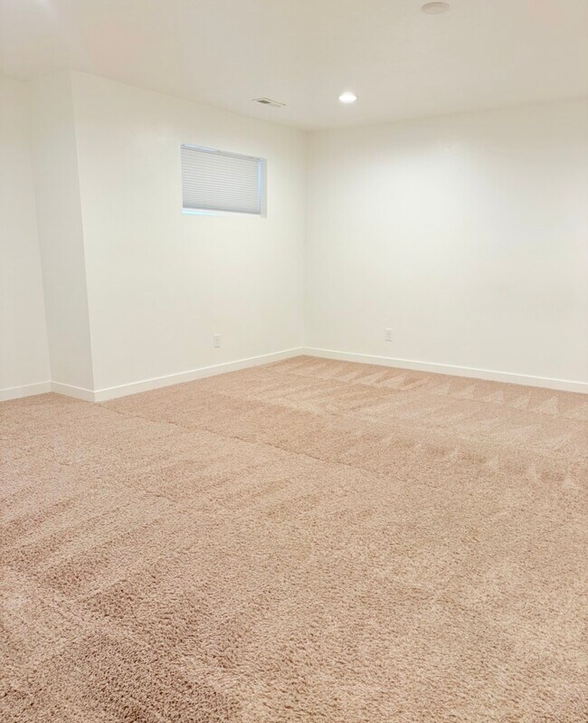 Building Photo - 2693 E Gambel Oaks Dr