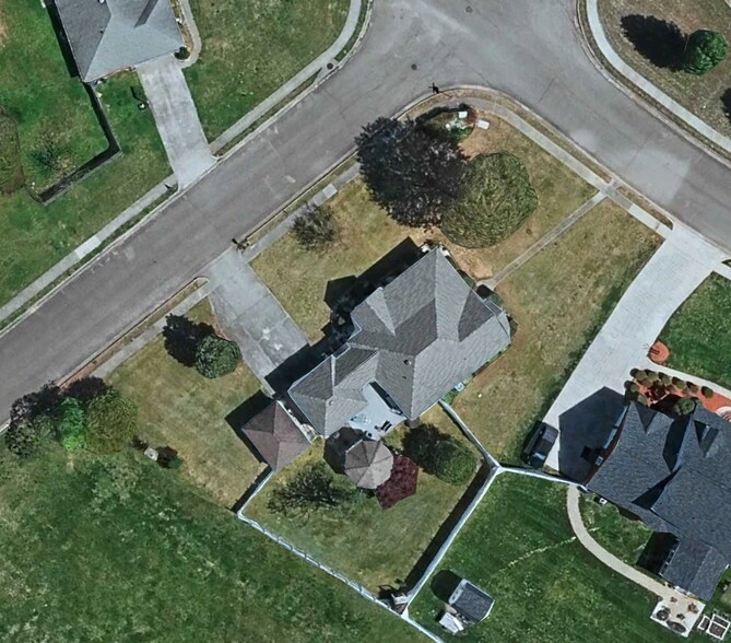 Building Photo - 112 Bluestem Dr NE