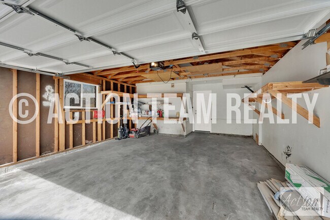 Building Photo - Newly Remodeled Duplex in Cottonwood Heights!