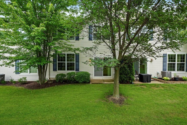 Building Photo - 485 S Jade Ln