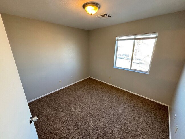 Building Photo - 6208 Yerba Ln