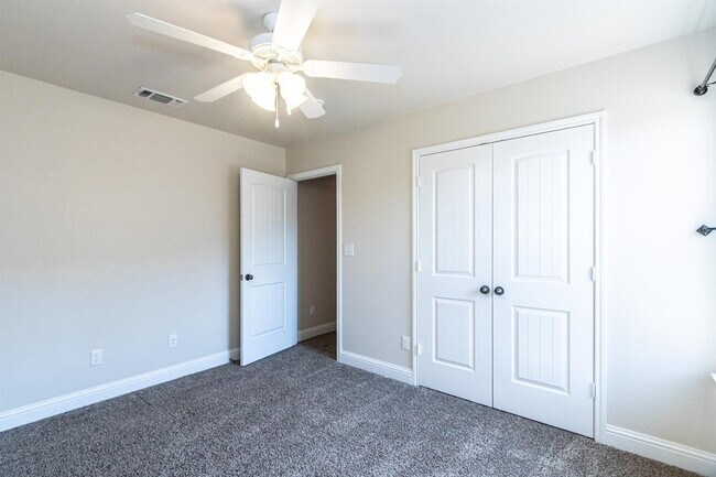 Building Photo - Beautiful open 4/2/2 in Frenship School Di...