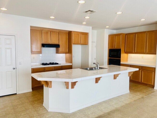 Building Photo - 2306 Cornflower Way