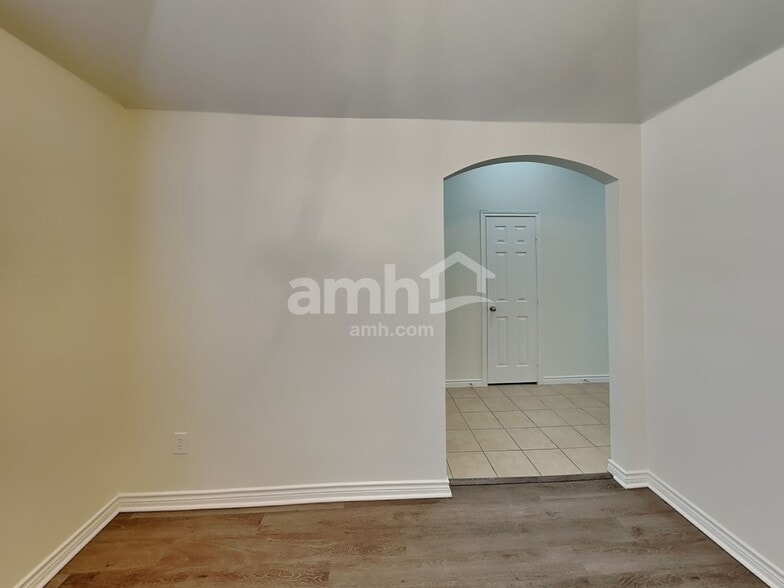 Building Photo - 429 Brookhollow Ln