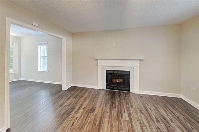 Building Photo - 125 Azalea Dr