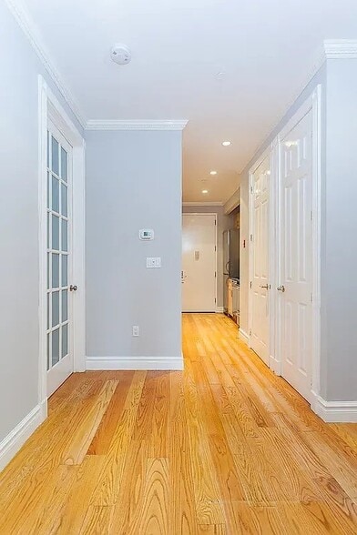 Building Photo - 202 E 13th St