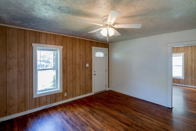 Building Photo - 304 Edith Ave