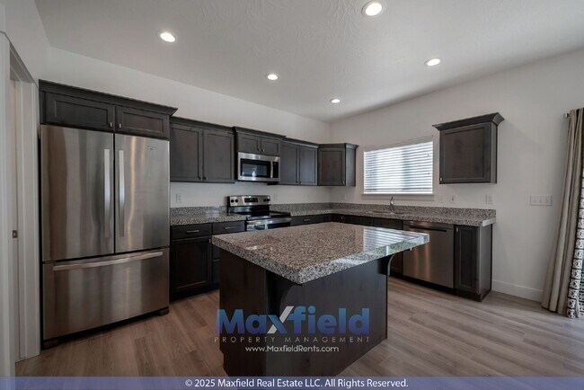 Building Photo - LEASE SPECIAL ! 4BD 3.5BTH 2GAR Home in Eagle Mountain