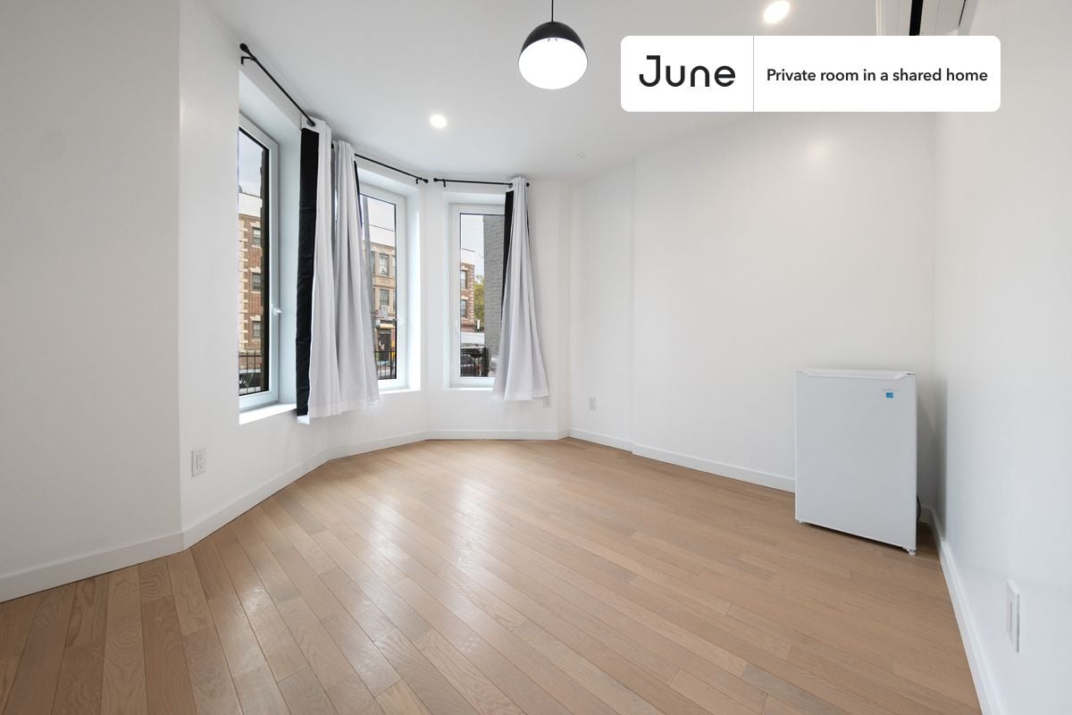 Building Photo - Room in Shared 4 bed/2 bath home in Ditmas Park