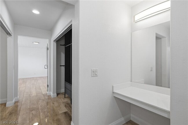 Building Photo - 9983 Canyon Peak Dr