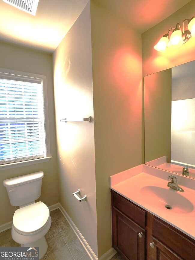 Building Photo - 3328 Castleberry Village Cir