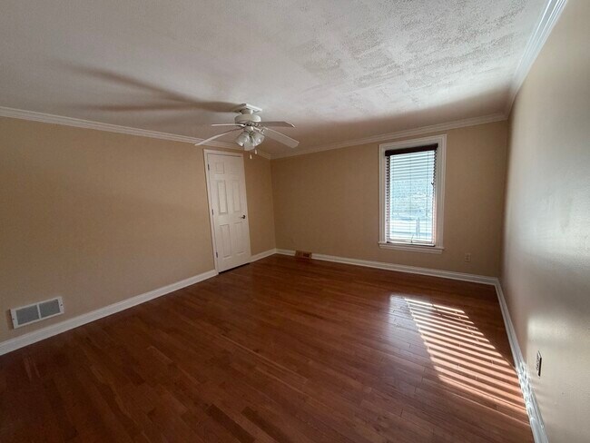 Building Photo - 11614 Algonquin Rd