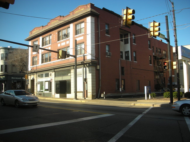 Building Photo - 2888-2892 W Liberty Ave