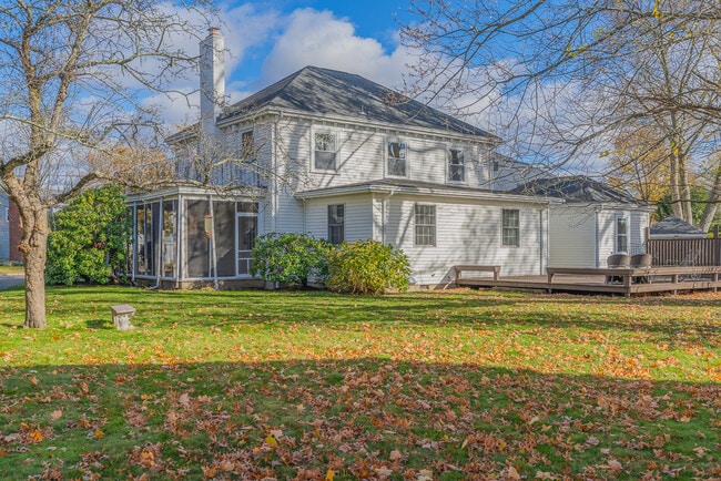 Building Photo - 83 Betsey Williams Dr