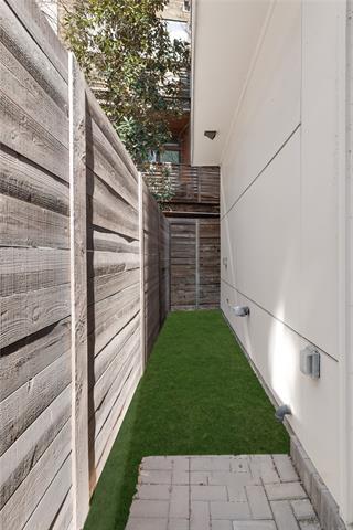 Building Photo - 381 E Greenbriar Ln