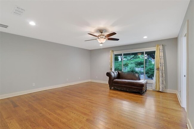 Building Photo - 3801 Laurel Ledge Ln