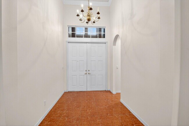 Building Photo - 7145 Veneto Dr