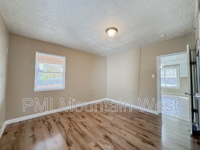 Building Photo - 3515 S 2300 E