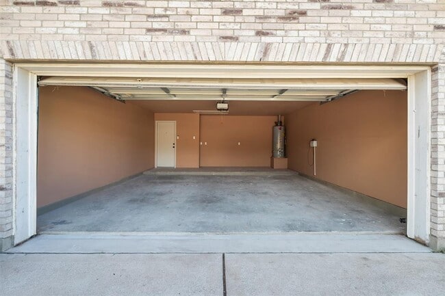 Building Photo - 11704 Long Rifle Cove