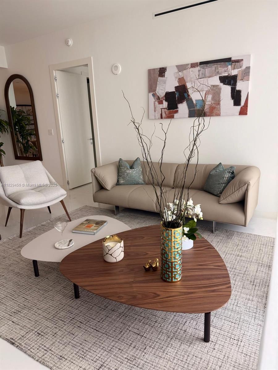 Building Photo - 300 Biscayne Boulevard Way