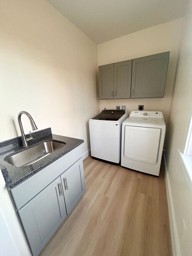 Building Photo - Bright & Spacious 3-Bedroom, 2-Bath Home with Open Concept Living in Lititz