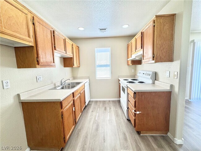 Building Photo - 1020 Pahrump Valley Blvd