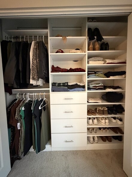 Building Photo - 7602 Lakeside Village Dr