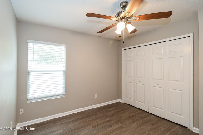 Building Photo - 9941 Rose Creek Ct