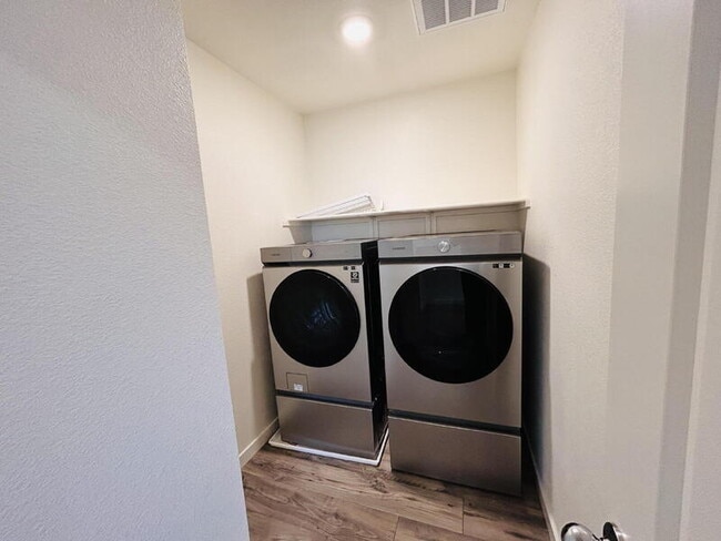 Building Photo - 5312 Molino Cir