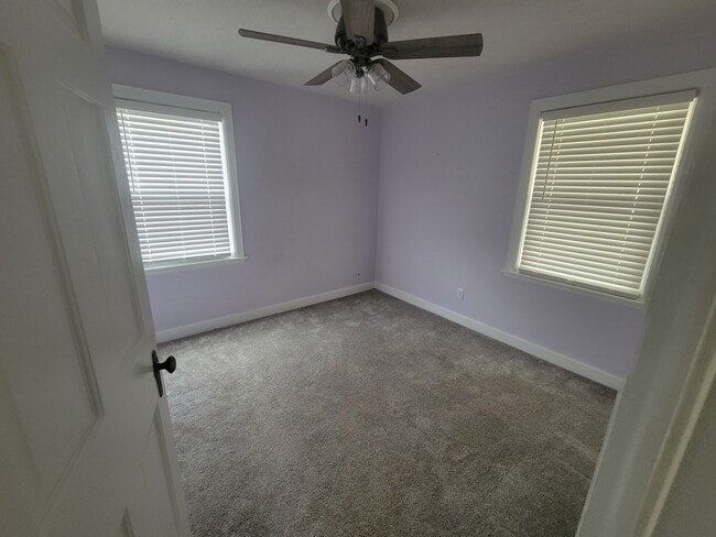 Building Photo - 2381 Lakewood Ave