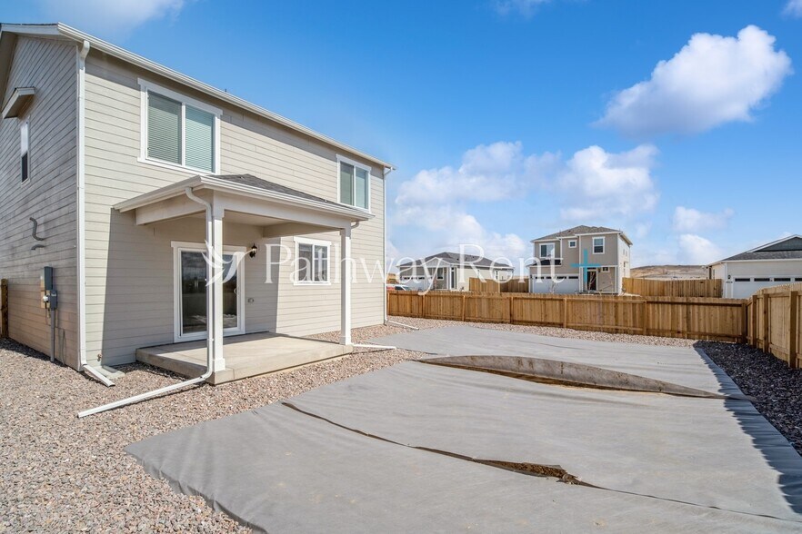 Building Photo - 9461 Yampa St