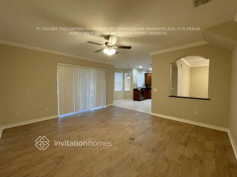 Building Photo - 10448 Deerberry Dr