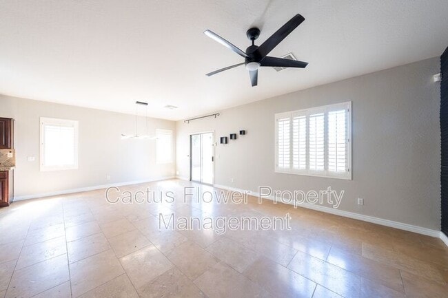 Building Photo - 1497 E Indigo St