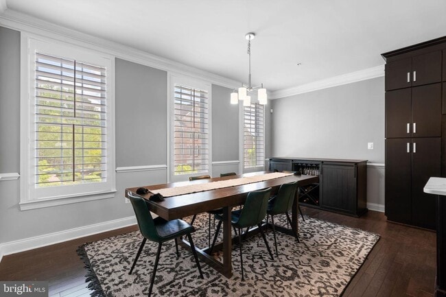 Building Photo - 8506 Pine Springs Dr