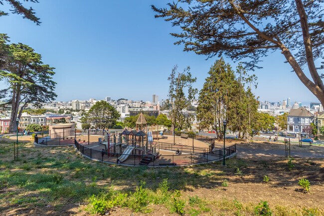 Building Photo - 988 Fulton St